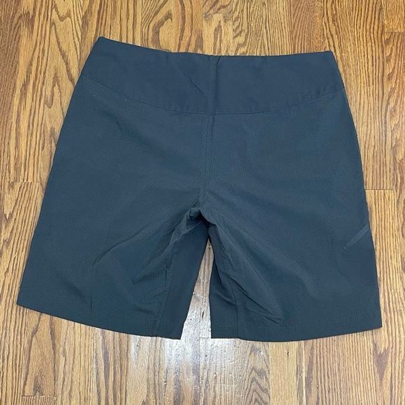The North Face Superhike Shorts. Size 34. Charcoal gray. - Picture 6 of 9